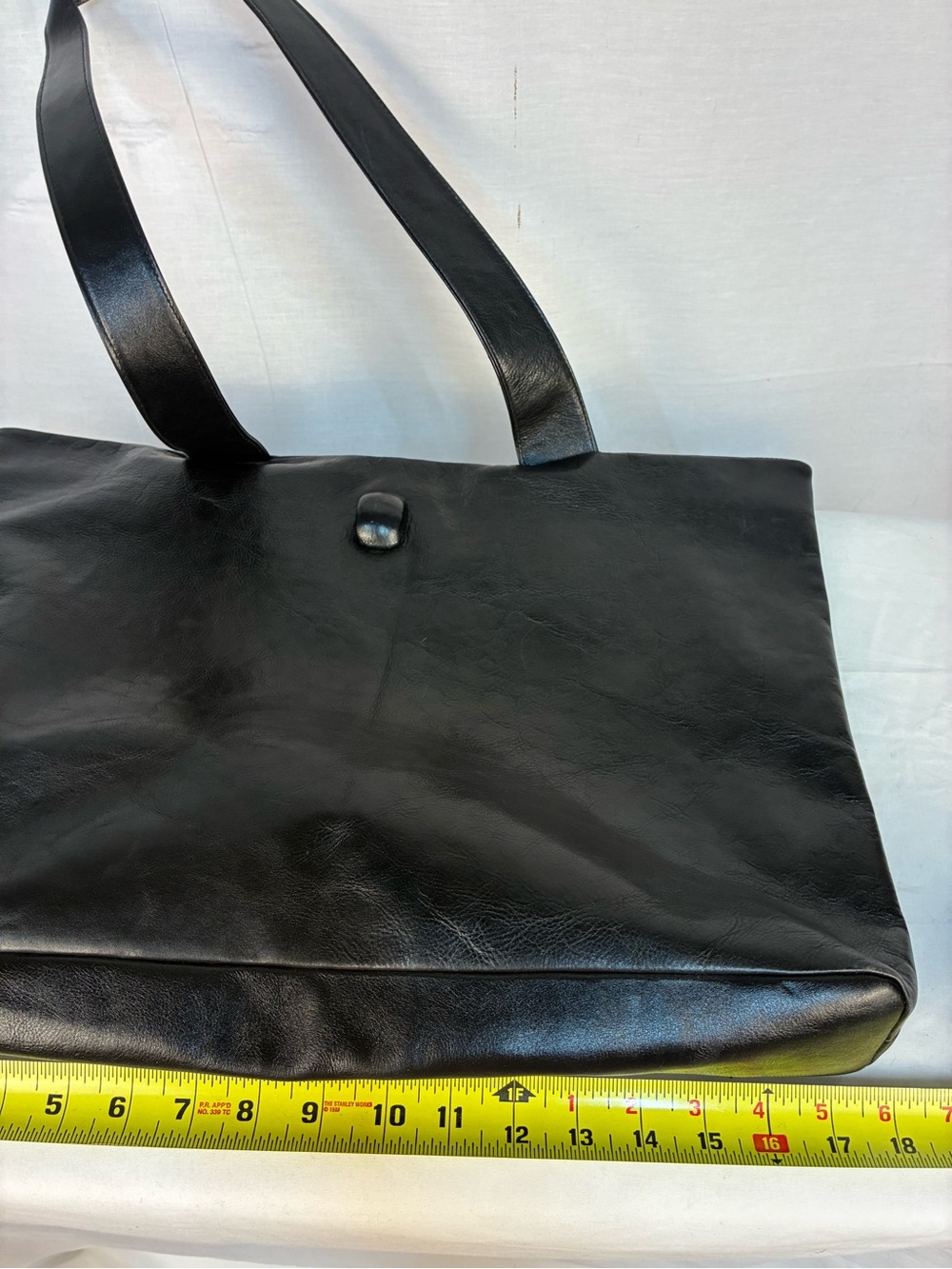 Neiman Marcus Made in Italy Black Leather Zipper Tote - Picture 9 of 10